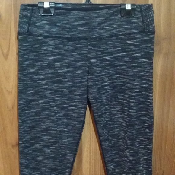 Tuff Athletics Capri Pants - Picture 2 of 7